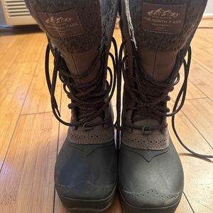 North Face Snow/Winter Boots - Size 6